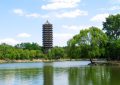 小伙在建筑工地上收到北大录取通知书:正在拌砂浆缩略图