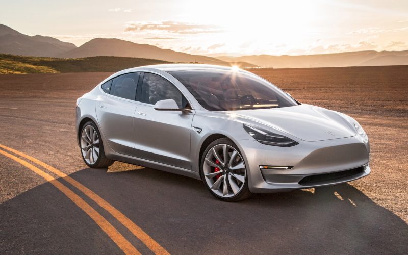 特斯拉Model 3高清官图公布:设计极简 配15英寸大号iPad插图1